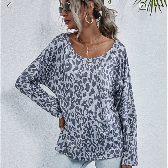 🍃LAST 1💕NWT Gray Leopard Scoop Neck L/S Top💕 - Picture 4 of 15